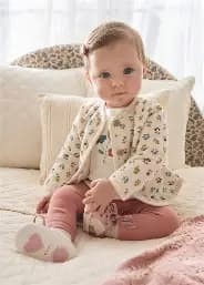 Recién nacida 00 - 18 meses